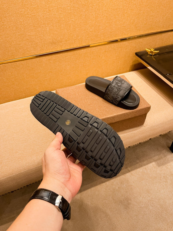 GG Men's Slide Black Calfskin 709745