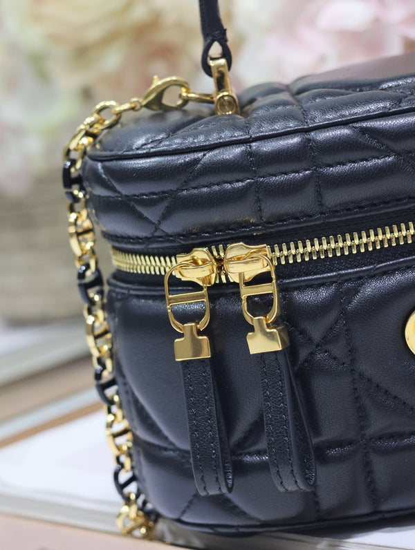 MINI VANITY CASE CARO 16 IN PELLE DI AGNELLO MACROCANNAGE NERA