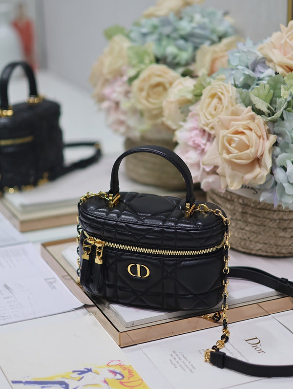 MINI VANITY CASE CARO 16 IN PELLE DI AGNELLO MACROCANNAGE NERA