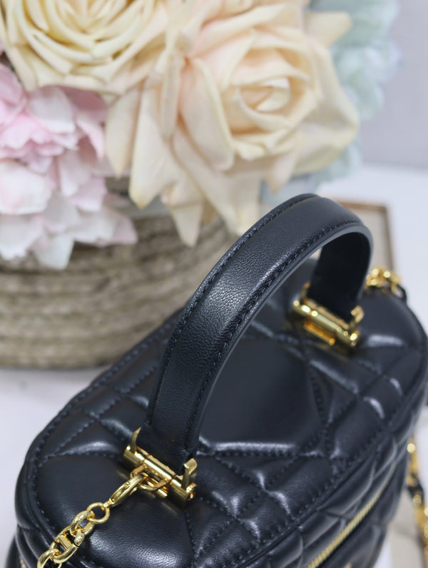 MINI VANITY CASE CARO 16 IN PELLE DI AGNELLO MACROCANNAGE NERA