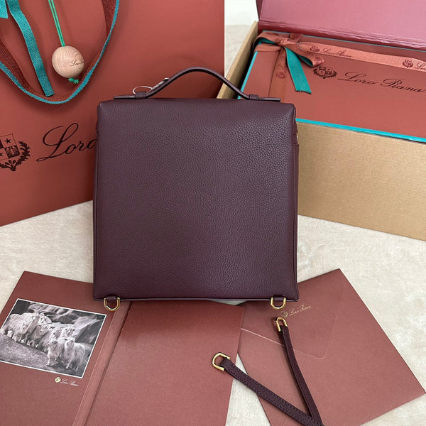 ZAINO CON TASCA EXTRA L23,5 IN PELLE DI VITELLO VIOLA CON FERRAMENTA ORO