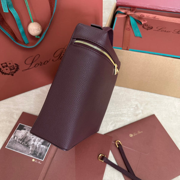 ZAINO CON TASCA EXTRA L23,5 IN PELLE DI VITELLO VIOLA CON FERRAMENTA ORO