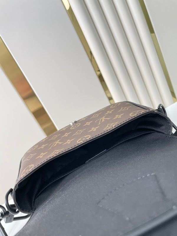 MONTSOURIS MESSENGER PM 20 IN TELA MONOGRAM MARRONE