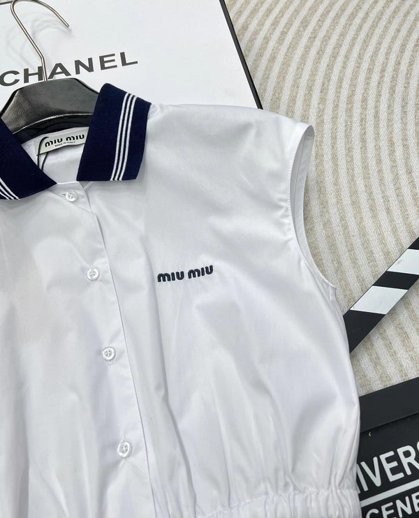 Miu sleeveless vest skirt suit