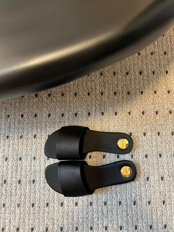 SL CARLYLE SLIPPERS BLACK SATIN