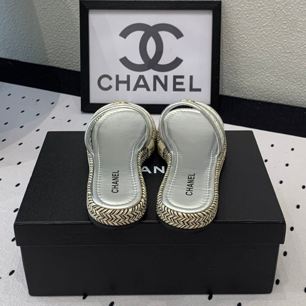 sandalo mulo in tweed bianco e pelle di vitello metallizzata argento