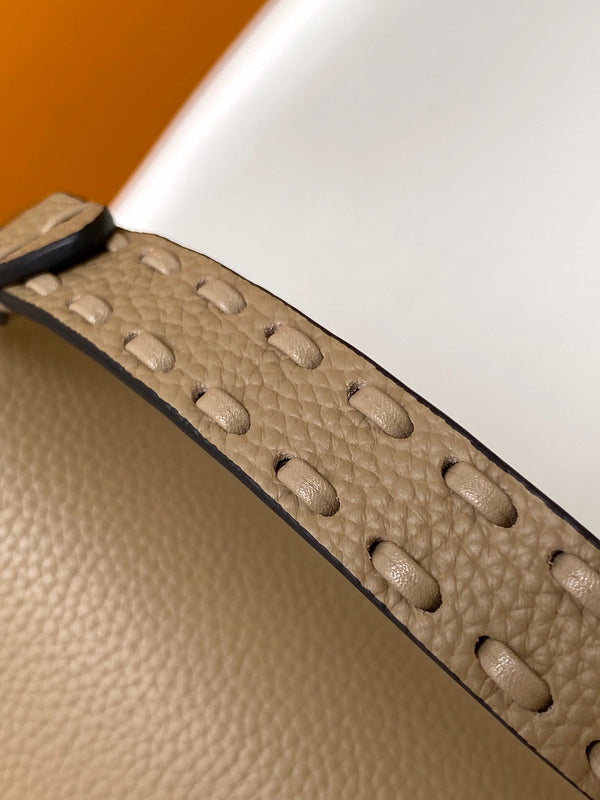 Fend Baguette 27 Bag Brown Calfskin Shw