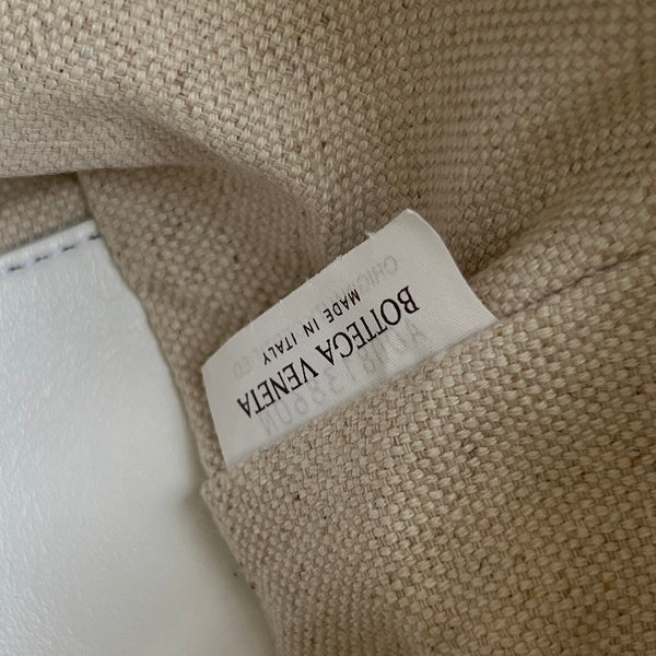 BV Loop Top Handle 19cm White Lambskin