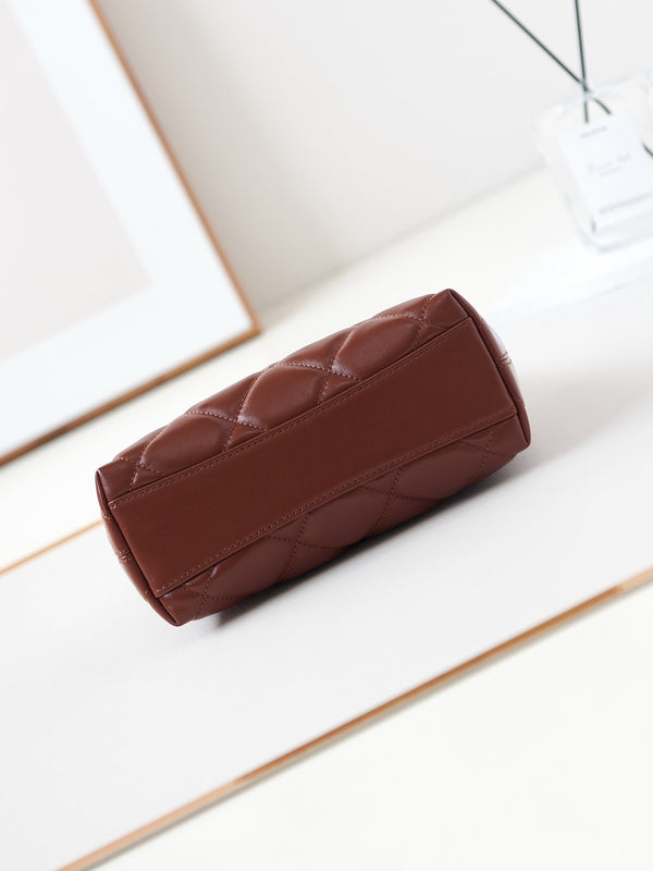 Borsa hobo 24a 23 cm in pelle di vitello bordeaux con finiture dorate