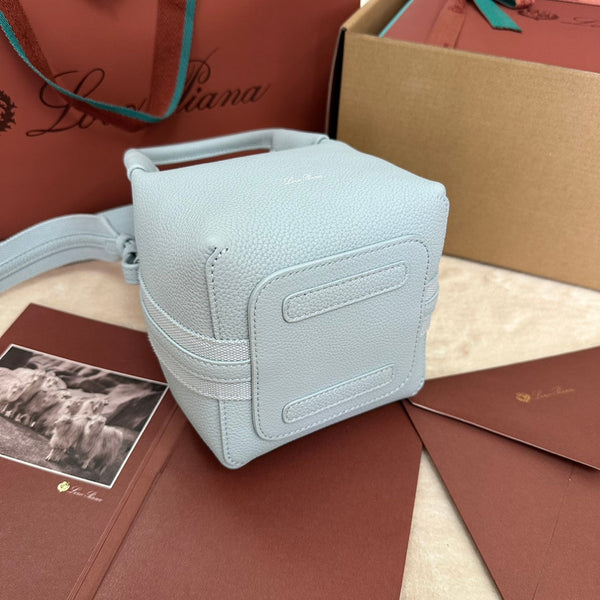 BORSA MICRO BALE IN PELLE DI VITELLO AZZURRA