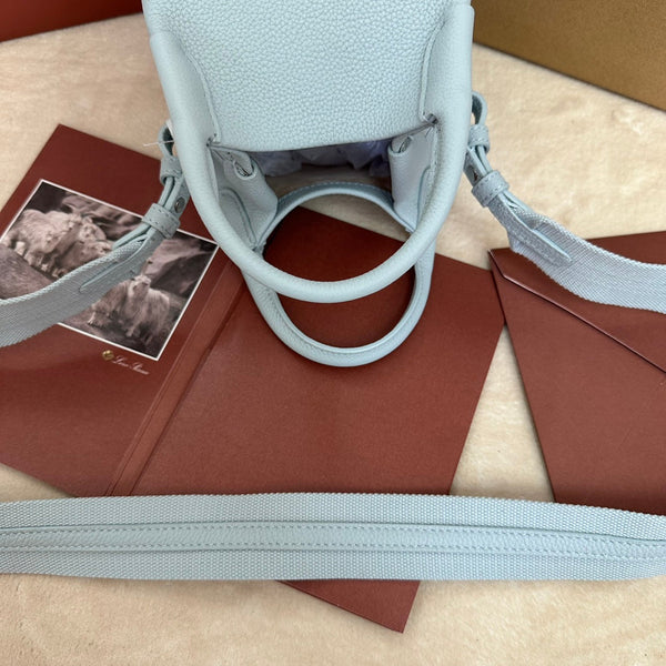 BORSA MICRO BALE IN PELLE DI VITELLO AZZURRA