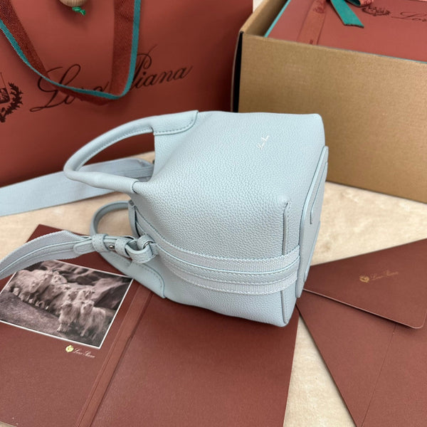 BORSA MICRO BALE IN PELLE DI VITELLO AZZURRA