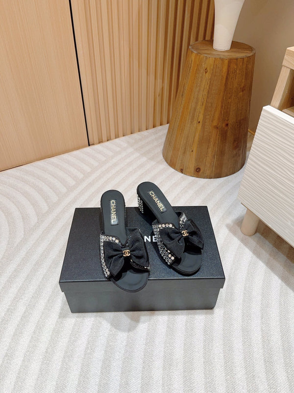 CC TACCO ALTO NERO IN RASO CON STRASS BIANCHI