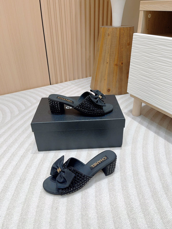 CC TACCO ALTO NERO IN RASO CON STRASS