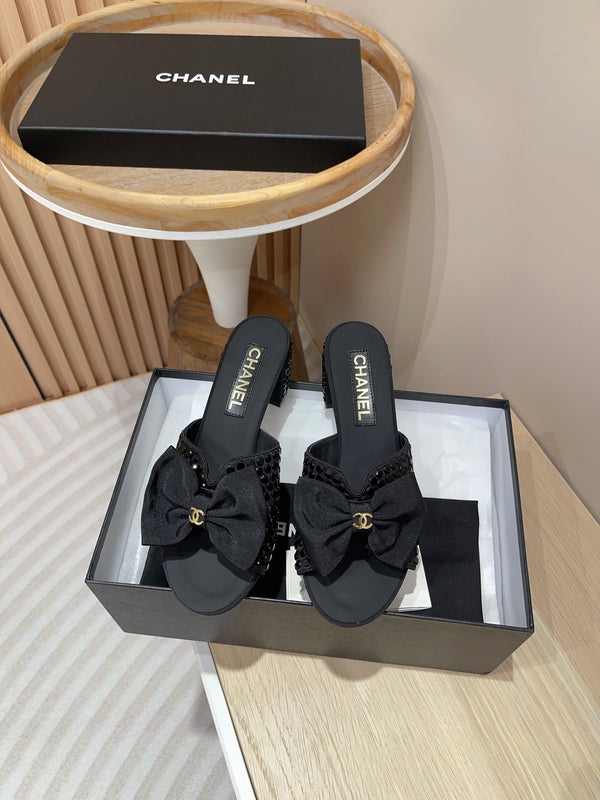 CC TACCO ALTO NERO IN RASO CON STRASS