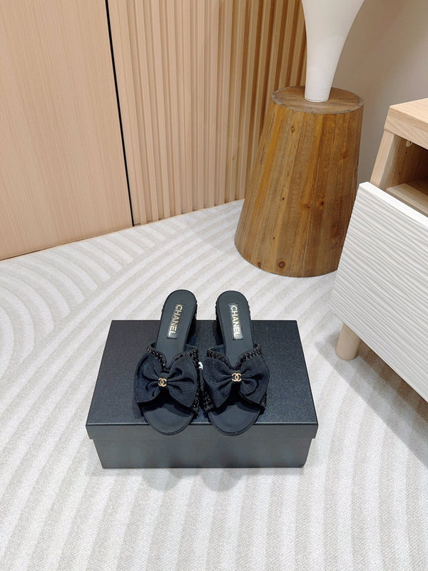 CC TACCO ALTO NERO IN RASO CON STRASS