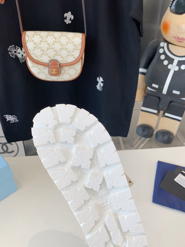 SANDALI CON CINTURINO PRA IN PELLE DI AGNELLO BIANCA