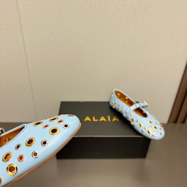 SCARPE MARY JANE ALAIA IN PELLE DI AGNELLO AZZURRA CHIARA CON FERRAMENTA IN ARGENTO E ORO