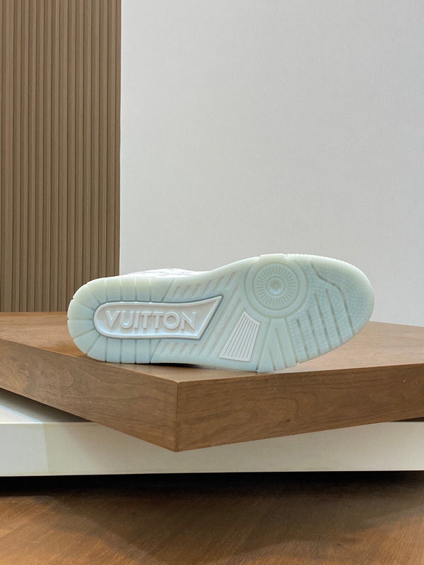 AIR TRAINER IN WHITE CALFKSIN