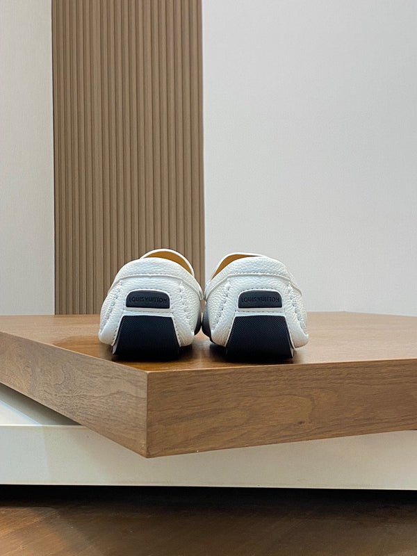 LV LOAFER IN WHITE WRINKLE CALFSKIN WITH SILVER LOGO