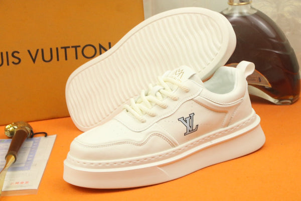 LV TRAINER IN PELLE DI VITELLO BIANCA E LOGO GRIGIO