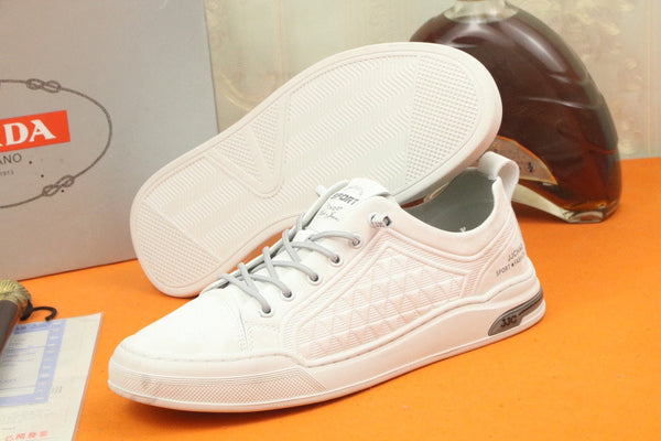 SNEAKER PRA IN PELLE DI VITELLO SCAMOSCIATA CARO BIANCO