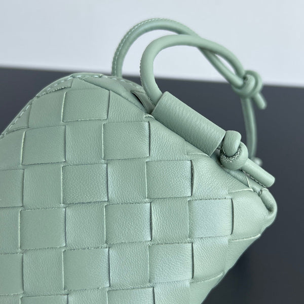 Borsa da concerto BV 18,5 cm in pelle di agnello verde chiaro