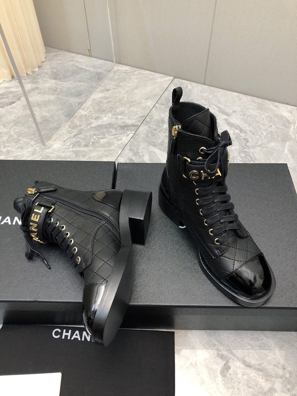 CC Short Boots 45mm In Black Quilted Lambskin And Glossy Cowhide 950042