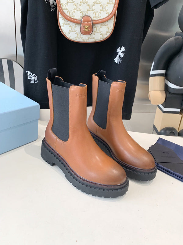 ANKLE BOOTS IN CINNAMON BROWN CALFSKIN