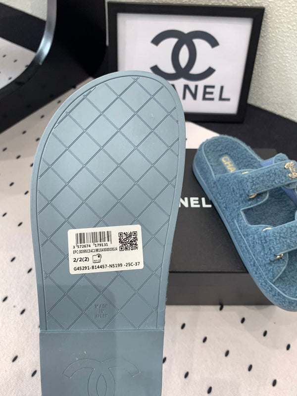 CC DAD SANDALO MULE IN PELLICCIA DI AGNELLO BLU EGEO