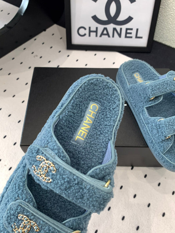 CC DAD SANDALO MULE IN PELLICCIA DI AGNELLO BLU EGEO