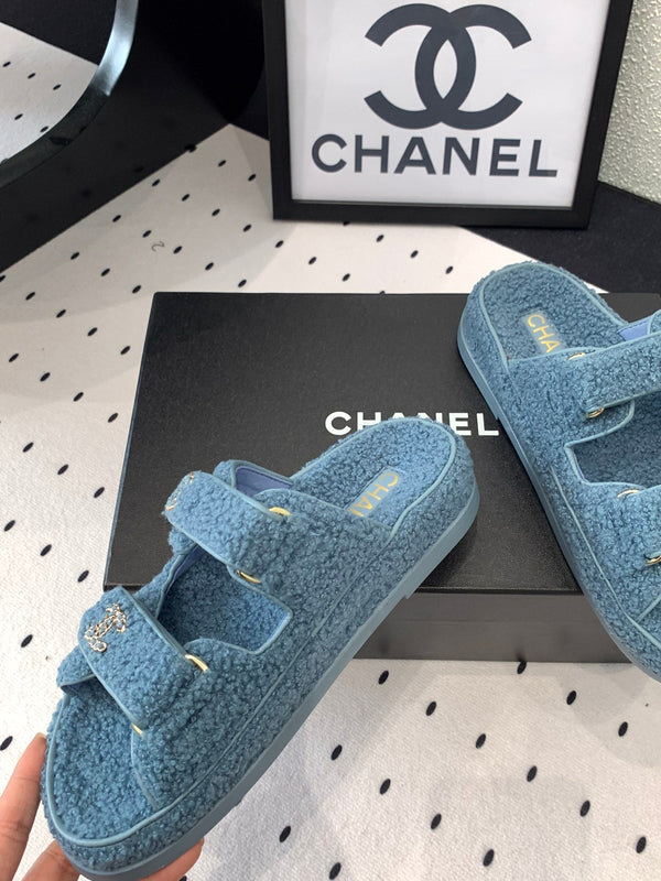 CC DAD SANDALO MULE IN PELLICCIA DI AGNELLO BLU EGEO