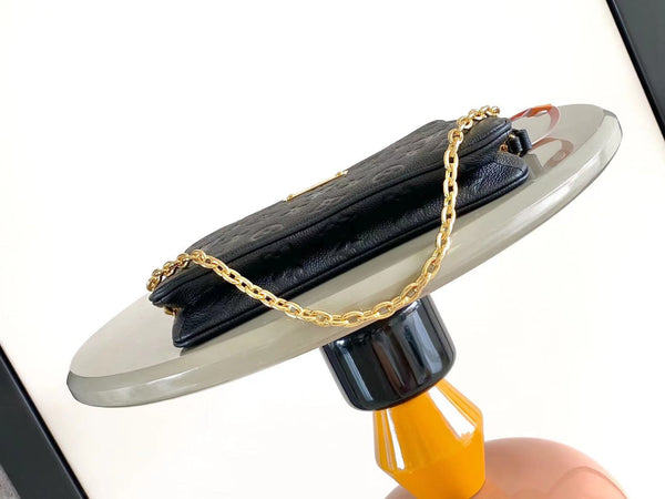 POCHETTE LIV 24 IN PELLE EMPREINTE MONOGRAM NERA HARDWARE ORO