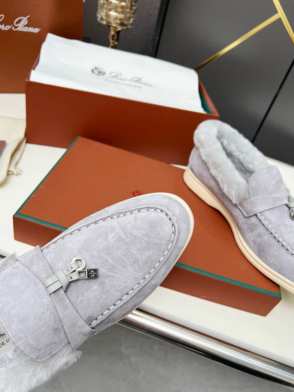 Mocassino LP Summer Charm Walk in pelle scamosciata grigia con pelliccia di agnello