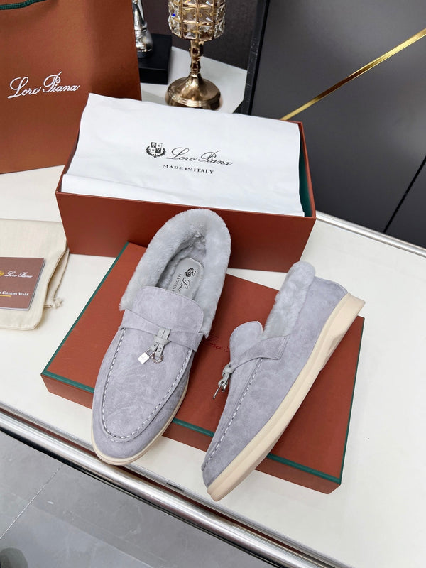 Mocassino LP Summer Charm Walk in pelle scamosciata grigia con pelliccia di agnello