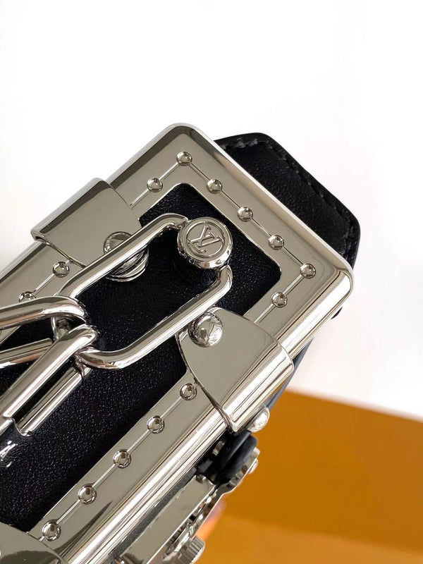 SLIM TRUNK 23 IN PELLE DI VITELLO NERA CON FERRAMENTA IN ARGENTO