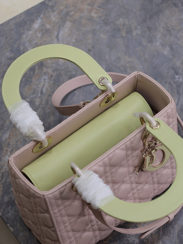 Borsa da donna 20 cm in pelle di agnello rosa verde pallido