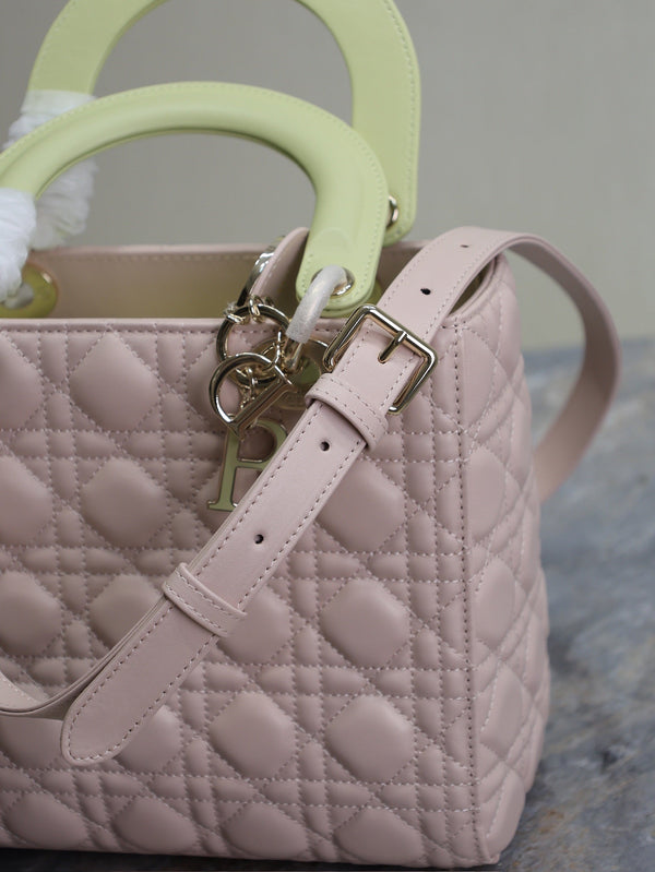 Borsa da donna 20 cm in pelle di agnello rosa verde pallido