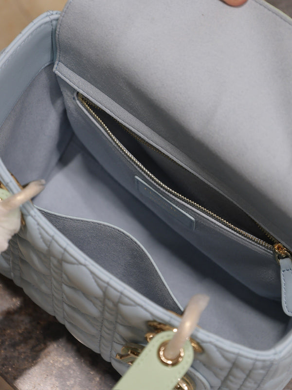 Borsa da donna 20 cm Celeste Blu Verde Pallido Pelle di Agnello