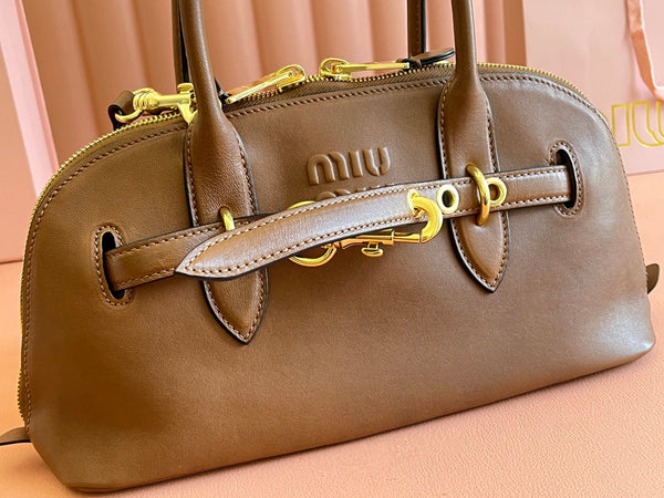 AVENTURE NAPPA BAG 33 IN CARAMEL BROWN LAMBSKIN GOLD HARDWARE