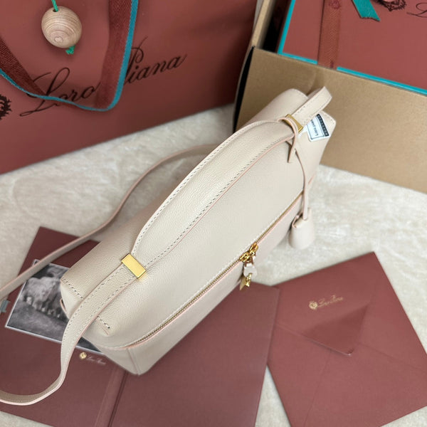 BORSA EXTRA L27 IN PELLE DI VITELLO LISCIA ROSA CHIARO CON FERRAMENTA ORO