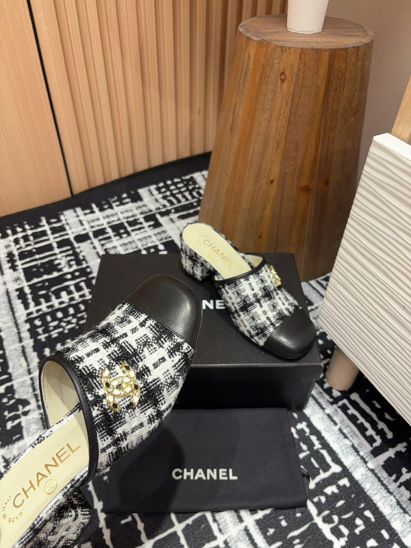 CC Mule 60mm In White Mix Black Wool Tweed And Lambskin