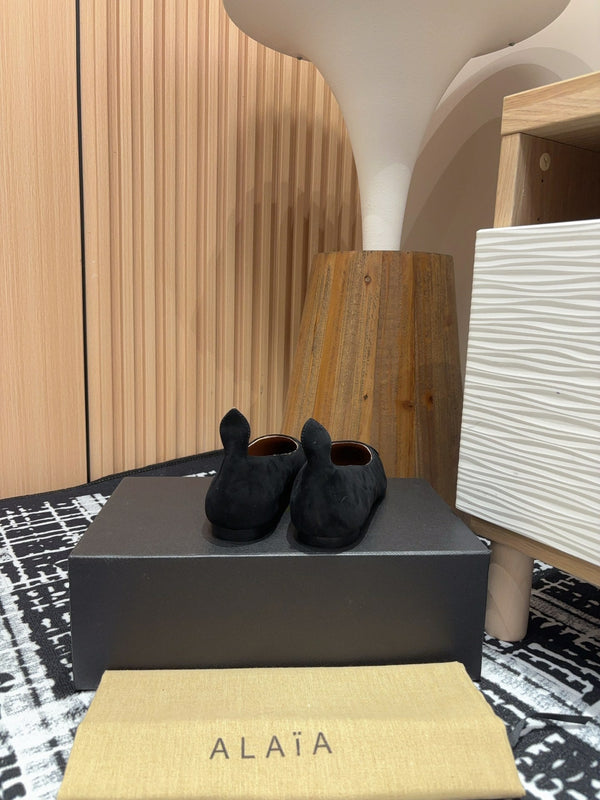 Alaila Ballerina Flats Coeur In Black Suede 933070