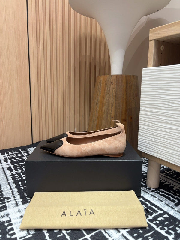 Alaila Ballerina Flats Coeur In Beige Suede 933071