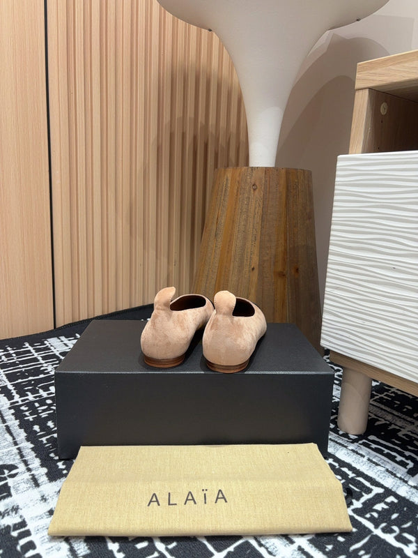 Alaila Ballerina Flats Coeur In Beige Suede 933071