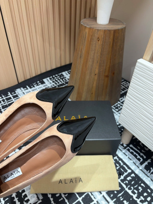 Alaila Ballerina Flats Coeur In Beige Suede 933071