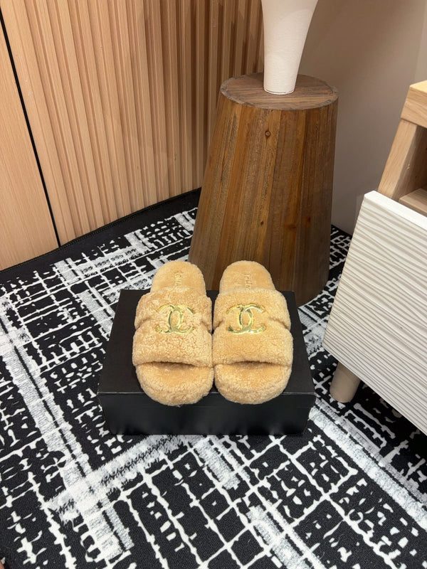 CC Slippers Beige Wool Fleece