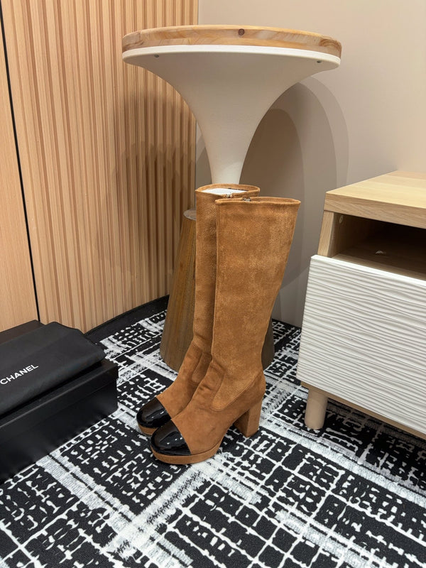 Stivali alti CC 90mm in pelle scamosciata marrone nera