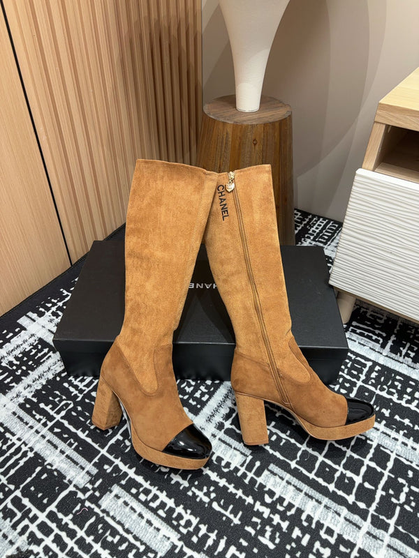 Stivali alti CC 90mm in pelle scamosciata marrone nera