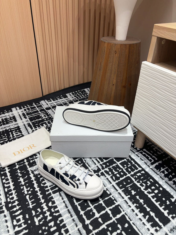 CD Walk'n'Dior Platform Sneaker Black White Miss Canvas